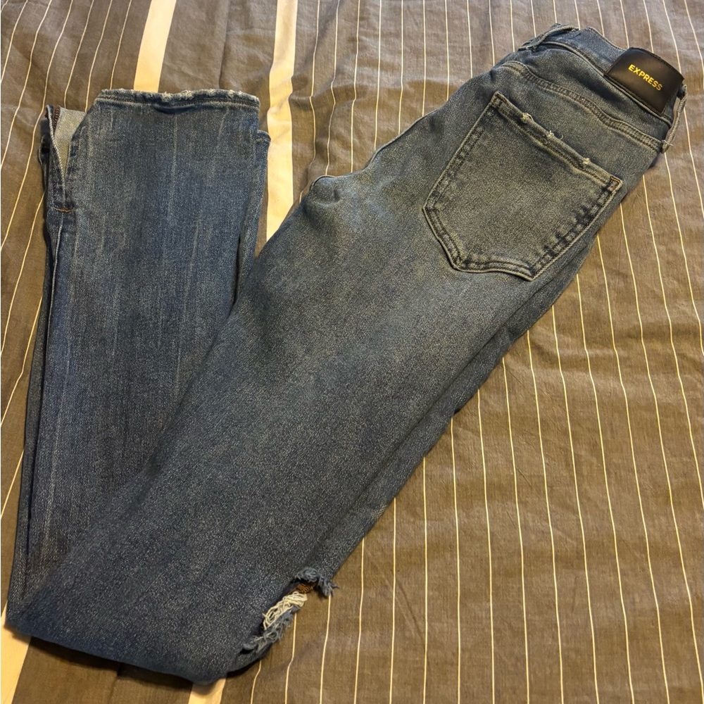 Express Skyscraper Distressed Blue Jeans for Women, Size 0L - Picture 8 of 11
